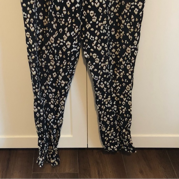 Black and Brown Patterned Flowy Pants - Picture 2 of 6